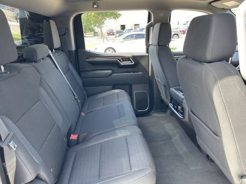 Used 2023 Chevrolet Silverado 1500 RST w/ Redline Edition AWD/4WD image 28