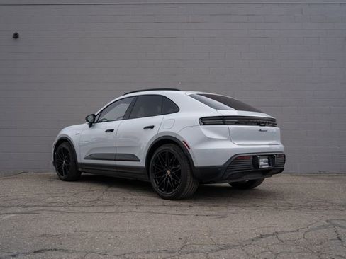 Certified 2025 Porsche Macan 4 Electric image 3
