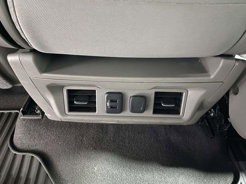 Used 2022 Chevrolet Silverado 1500 LT image 12
