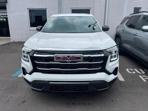 Used 2025 GMC Terrain Elevation AWD/4WD image 1