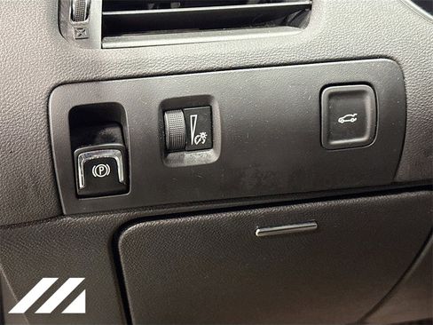 Used 2019 Chevrolet Impala LT image 9