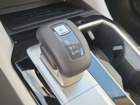 New 2025 Mitsubishi Outlander SE image 18