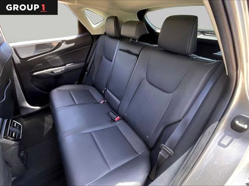 Used 2024 Lexus NX 250 FWD w/ Towing Package (2000 Lbs) image 18