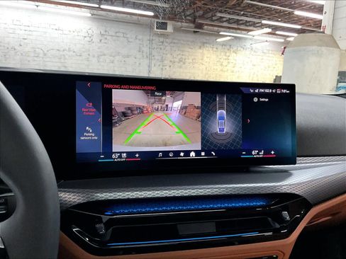 Used 2025 BMW i4 eDrive40 w/ Premium Package RWD image 23