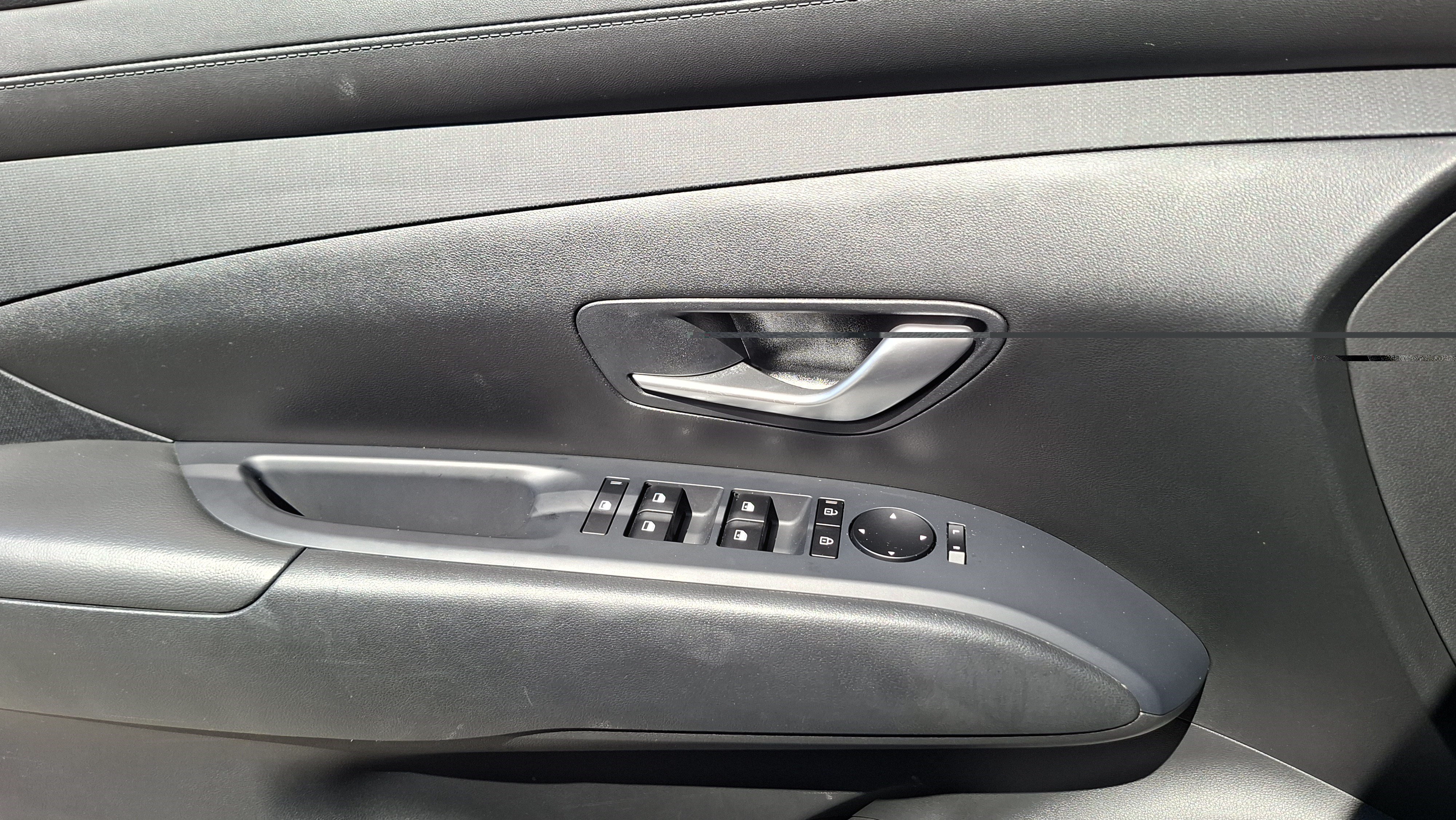 Used 2025 Hyundai Tucson SEL AWD/4WD image 17