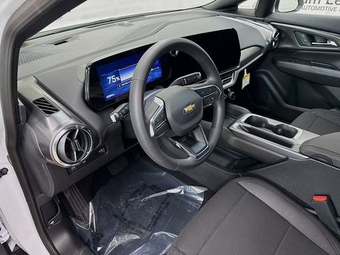 New 2026 Chevrolet Equinox EV LT image 11