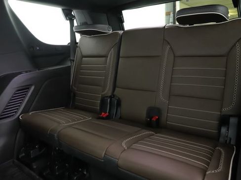 Used 2025 GMC Yukon Denali Ultimate w/ LPO, Floor Liner Package AWD/4WD image 33