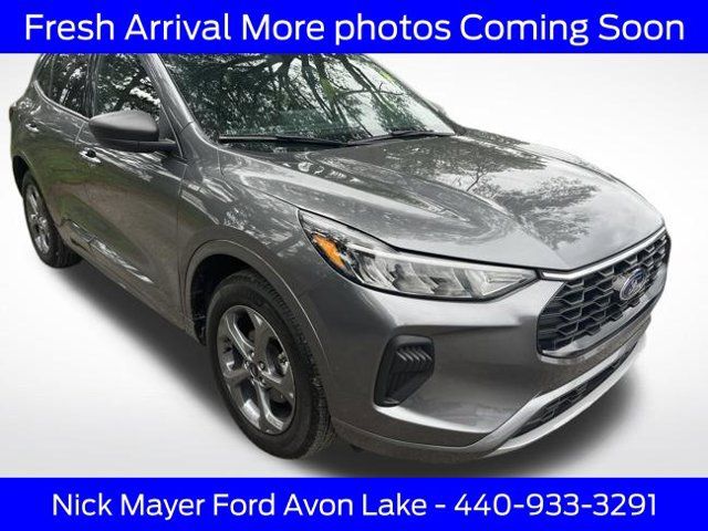 Used 2023 Ford Escape ST-Line w/ Tech Pack #1 AWD/4WD image 9