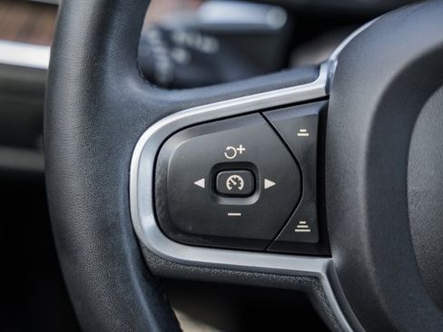 Certified 2022 Volvo XC60 B5 Momentum w/ Climate Package image 26