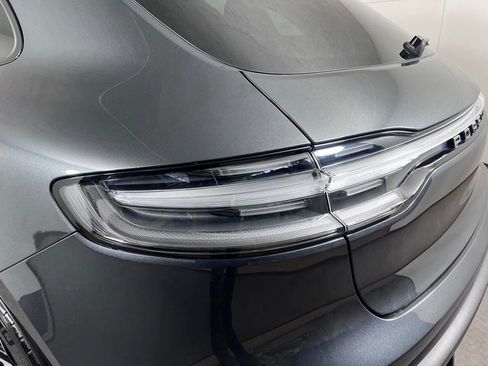 Certified 2026 Porsche Macan AWD/4WD image 16