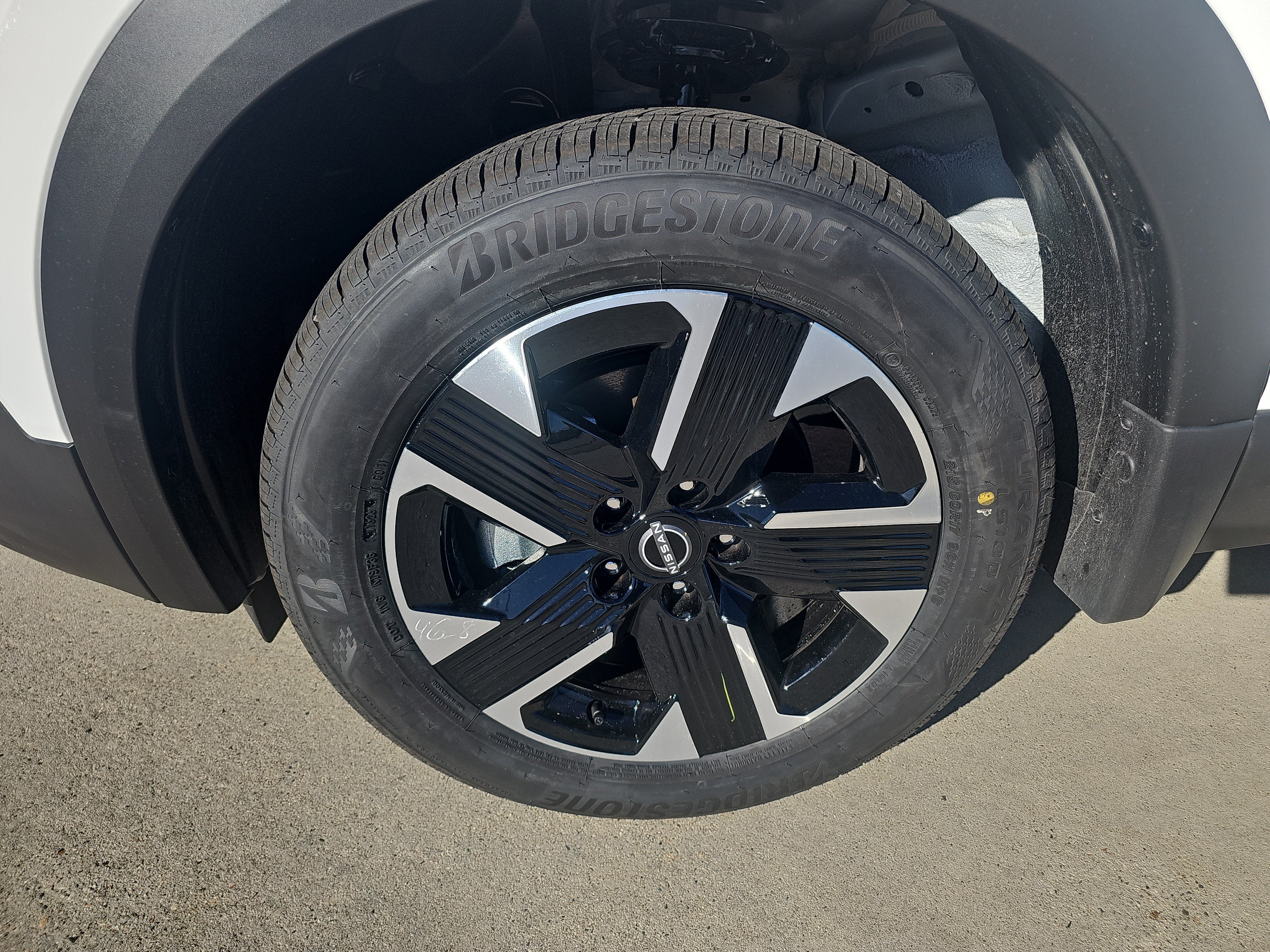 New 2027 Nissan Kicks SV w/ SV Premium Package AWD/4WD image 11