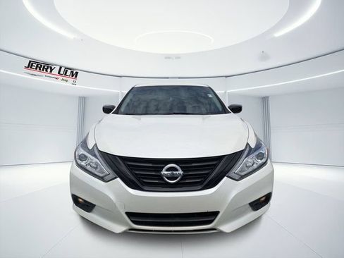 Used 2018 Nissan Altima 2.5 SR w/ SR Midnight Edition FWD image 8