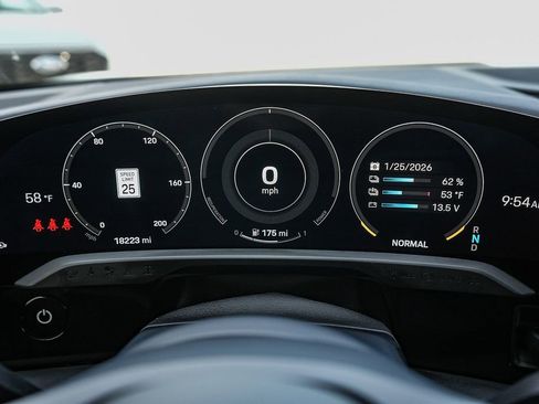 Used 2021 Porsche Taycan image 23