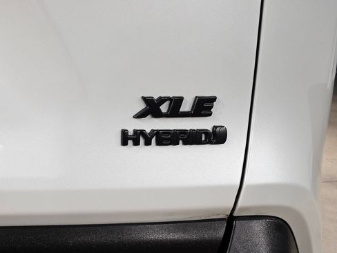Used 2024 Toyota RAV4 XLE Premium AWD/4WD image 39