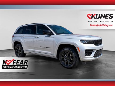 Used 2024 Jeep Grand Cherokee Altitude AWD/4WD image 1