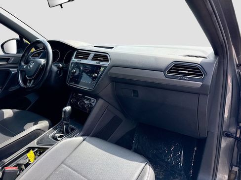Used 2021 Volkswagen Tiguan SE R-Line FWD image 29