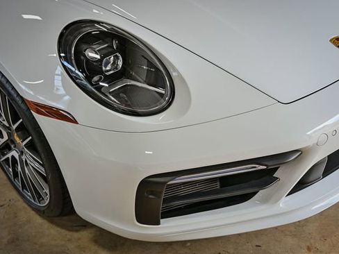 Used 2023 Porsche 911 Carrera image 5