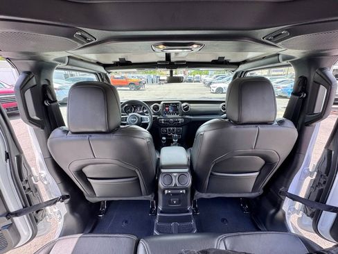 Used 2023 Jeep Wrangler Unlimited Sahara AWD/4WD image 22