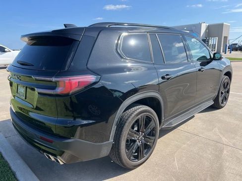Used 2025 GMC Acadia Elevation w/ Elevation Premium Package FWD image 11