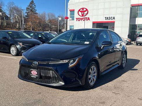 Used 2022 Toyota Corolla LE image 3