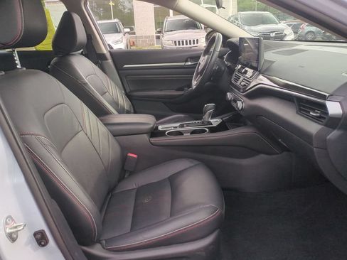 Used 2023 Nissan Altima 2.5 SR w/ SR Premium Package AWD/4WD image 28