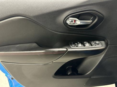 Used 2022 Jeep Cherokee Trailhawk w/ Trailer Tow Group image 18