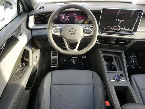 New 2026 Volkswagen Tiguan SE R-Line AWD/4WD image 10