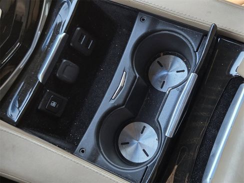 Used 2018 Cadillac Escalade ESV Platinum image 18