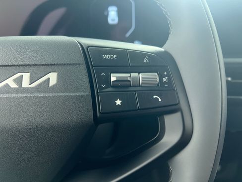 New 2025 Kia EV6 Wind image 19