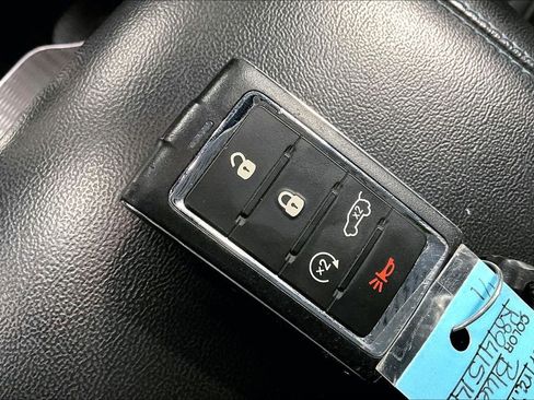 Used 2024 Jeep Grand Cherokee Trailhawk image 13