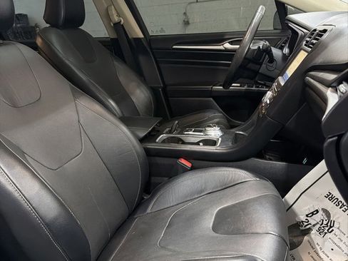Used 2020 Ford Fusion Titanium image 32