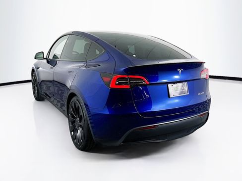 Used 2023 Tesla Model Y Performance image 5