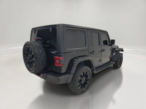 Used 2023 Jeep Wrangler Unlimited Sahara AWD/4WD image 5