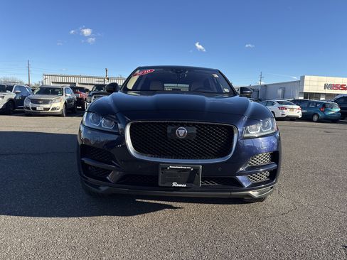 Used 2020 Jaguar F-PACE Prestige image 2