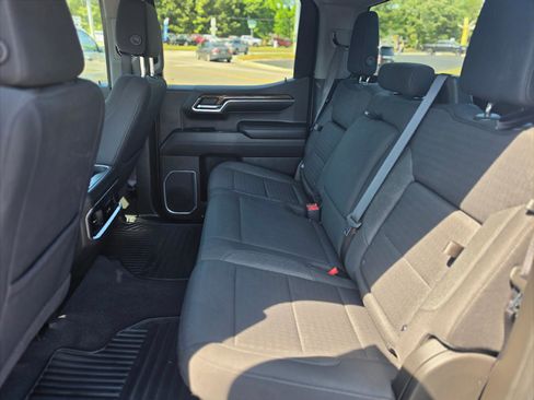 Used 2022 GMC Sierra 1500 Elevation w/ X31 Off-Road Package AWD/4WD image 9