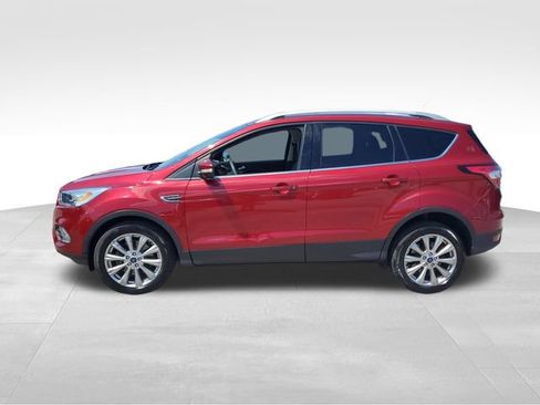 Used 2018 Ford Escape Titanium w/ Ford Safe & Smart Package FWD image 7