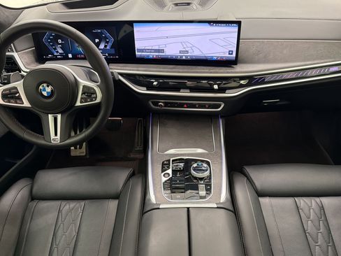 Used 2025 BMW X7 M60i AWD/4WD image 15