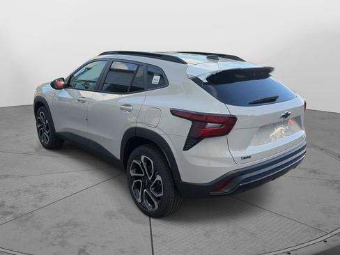 New 2026 Chevrolet Trax RS w/ Sunroof Package FWD image 5