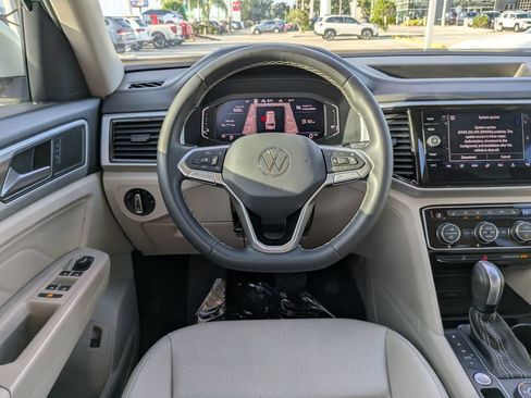 Certified 2023 Volkswagen Atlas SEL AWD/4WD image 15