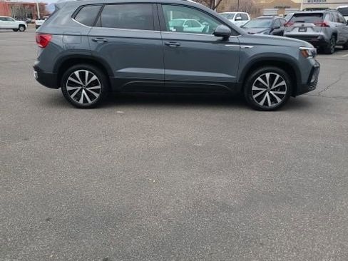 Used 2023 Volkswagen Taos SE image 4