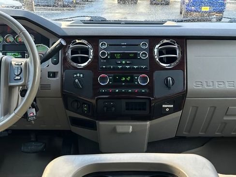 Used 2010 Ford F350 Lariat image 23