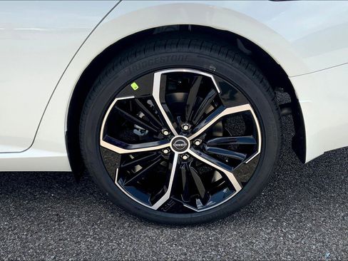 New 2025 Nissan Altima 2.5 SR w/ SR Premium Package image 13