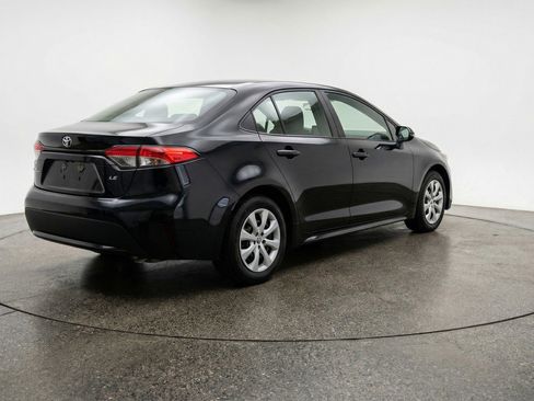 Used 2025 Toyota Corolla LE image 9
