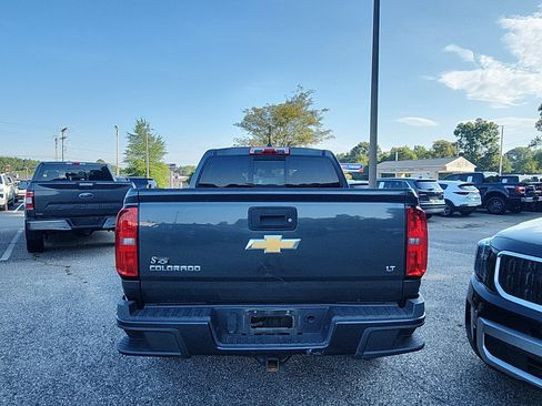 Used 2016 Chevrolet Colorado LT w/ LT Convenience Package RWD image 4