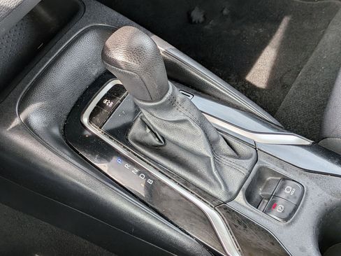 Used 2021 Toyota Corolla LE image 20