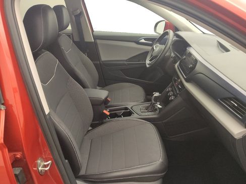 Used 2023 Volkswagen Taos SE w/ Panoramic Sunroof Package FWD image 21