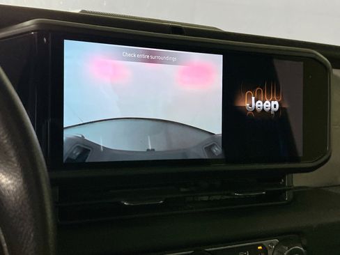 Used 2024 Jeep Gladiator Sport image 13