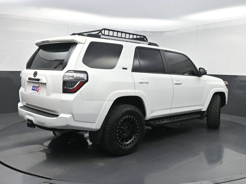 Used 2022 Toyota 4Runner SR5 Premium w/ Moonroof Package RWD image 22