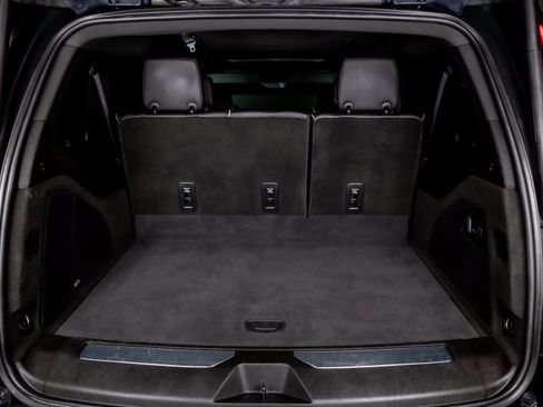 Used 2023 Cadillac Escalade ESV Sport w/ LPO, ONYX Package AWD/4WD image 37