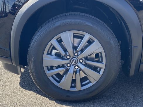 Used 2023 Nissan Pathfinder S image 9